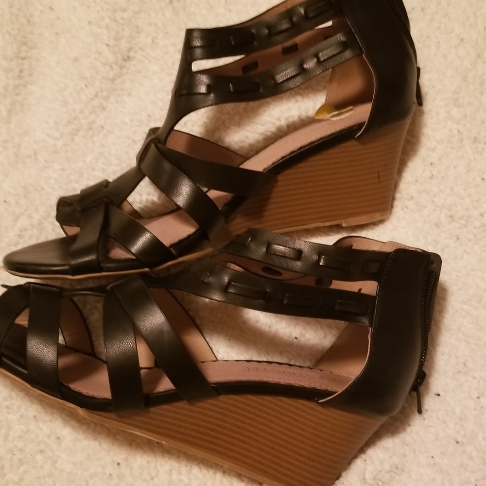 Women sandals